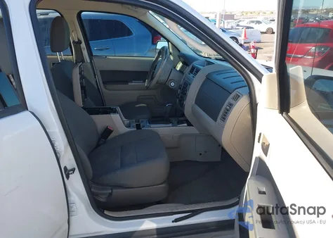 2009 Ford Escape Hybrid z USA, uszkodzony, nr VIN 1FMCU49329KB95747